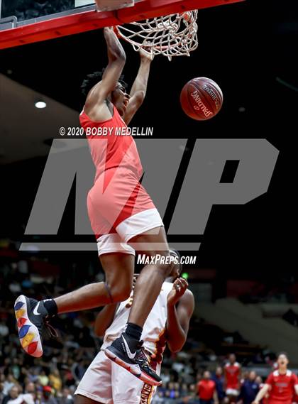Thumbnail 1 in Clovis West vs. San Joaquin Memorial (CIF Open Division Central Section Championship) photogallery.