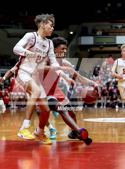 Thumbnail 3 in Clovis West vs. San Joaquin Memorial (CIF Open Division Central Section Championship) photogallery.