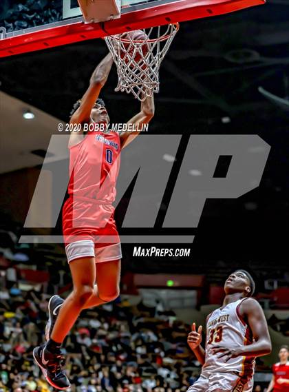 Thumbnail 2 in Clovis West vs. San Joaquin Memorial (CIF Open Division Central Section Championship) photogallery.