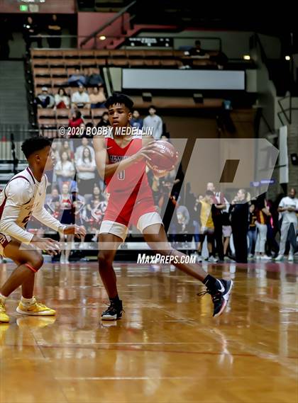 Thumbnail 2 in Clovis West vs. San Joaquin Memorial (CIF Open Division Central Section Championship) photogallery.