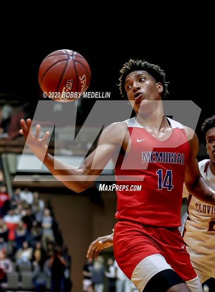 Thumbnail 2 in Clovis West vs. San Joaquin Memorial (CIF Open Division Central Section Championship) photogallery.