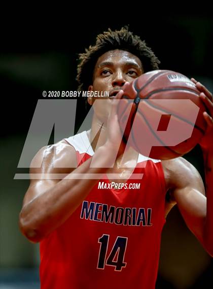 Thumbnail 3 in Clovis West vs. San Joaquin Memorial (CIF Open Division Central Section Championship) photogallery.