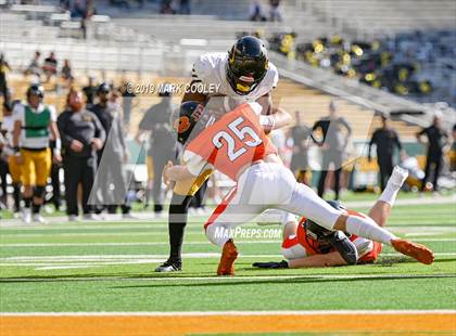 Thumbnail 1 in Rockwall vs. Klein Oak (UIL 6A Regional Semifinal) photogallery.