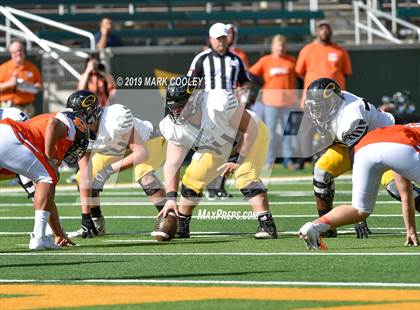 Thumbnail 2 in Rockwall vs. Klein Oak (UIL 6A Regional Semifinal) photogallery.