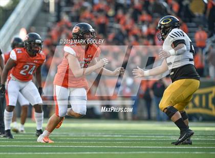 Thumbnail 2 in Rockwall vs. Klein Oak (UIL 6A Regional Semifinal) photogallery.