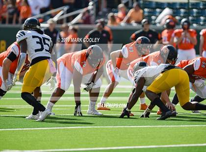 Thumbnail 2 in Rockwall vs. Klein Oak (UIL 6A Regional Semifinal) photogallery.