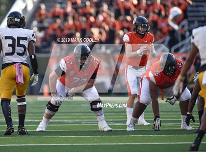 Thumbnail 3 in Rockwall vs. Klein Oak (UIL 6A Regional Semifinal) photogallery.