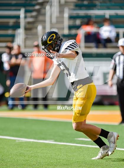 Thumbnail 3 in Rockwall vs. Klein Oak (UIL 6A Regional Semifinal) photogallery.