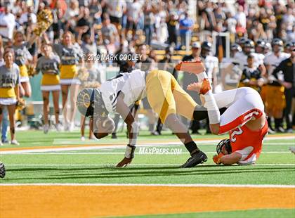 Thumbnail 3 in Rockwall vs. Klein Oak (UIL 6A Regional Semifinal) photogallery.