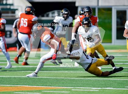 Thumbnail 2 in Rockwall vs. Klein Oak (UIL 6A Regional Semifinal) photogallery.
