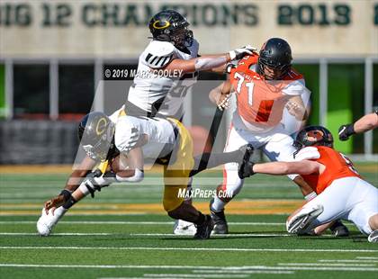 Thumbnail 3 in Rockwall vs. Klein Oak (UIL 6A Regional Semifinal) photogallery.