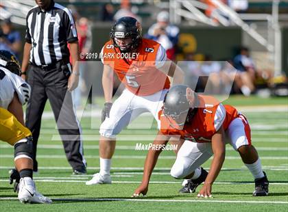 Thumbnail 2 in Rockwall vs. Klein Oak (UIL 6A Regional Semifinal) photogallery.