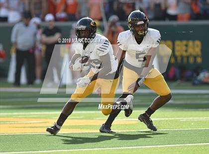 Thumbnail 3 in Rockwall vs. Klein Oak (UIL 6A Regional Semifinal) photogallery.