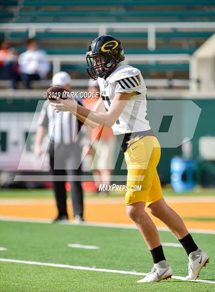 Thumbnail 2 in Rockwall vs. Klein Oak (UIL 6A Regional Semifinal) photogallery.