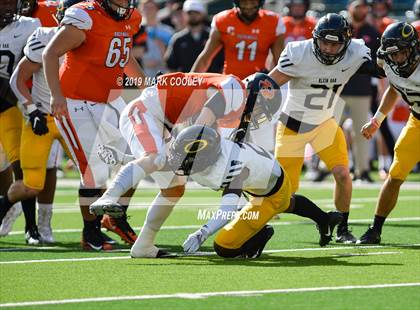Thumbnail 2 in Rockwall vs. Klein Oak (UIL 6A Regional Semifinal) photogallery.