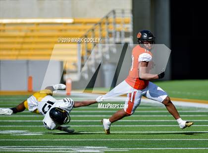 Thumbnail 2 in Rockwall vs. Klein Oak (UIL 6A Regional Semifinal) photogallery.