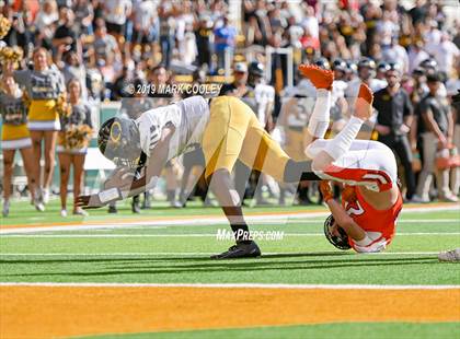 Thumbnail 2 in Rockwall vs. Klein Oak (UIL 6A Regional Semifinal) photogallery.
