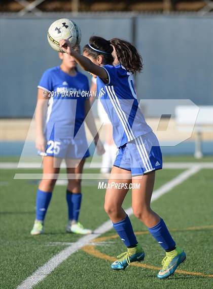 Thumbnail 3 in JV: Bishop Amat vs La Salle photogallery.