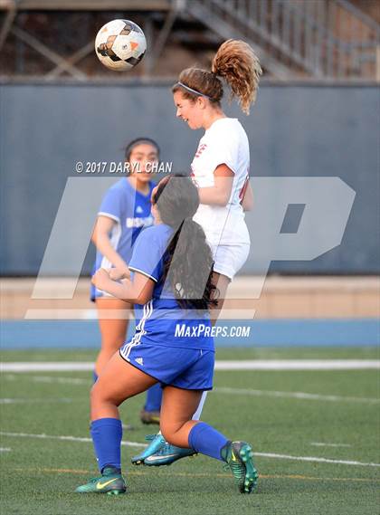 Thumbnail 2 in JV: Bishop Amat vs La Salle photogallery.