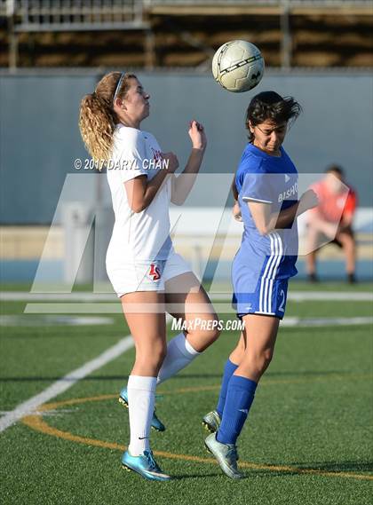 Thumbnail 3 in JV: Bishop Amat vs La Salle photogallery.