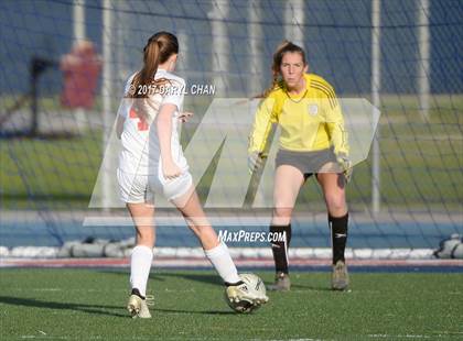 Thumbnail 3 in JV: Bishop Amat vs La Salle photogallery.