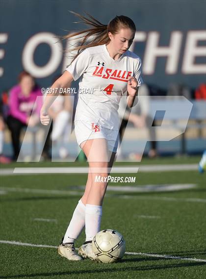 Thumbnail 1 in JV: Bishop Amat vs La Salle photogallery.
