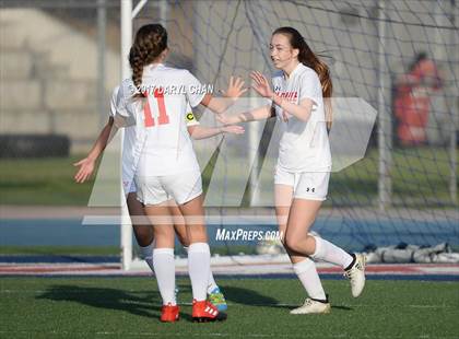 Thumbnail 1 in JV: Bishop Amat vs La Salle photogallery.