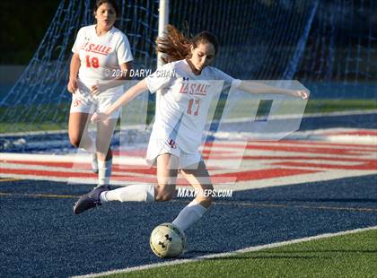 Thumbnail 2 in JV: Bishop Amat vs La Salle photogallery.