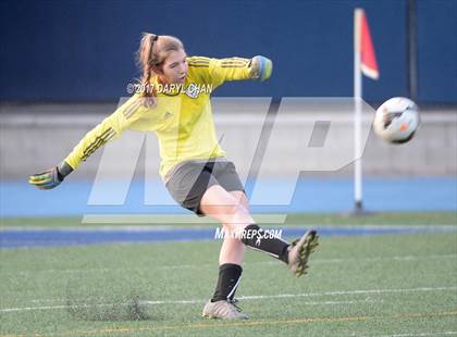 Thumbnail 3 in JV: Bishop Amat vs La Salle photogallery.