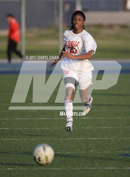 Thumbnail 3 in JV: Bishop Amat vs La Salle photogallery.