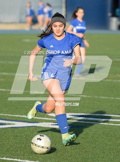 Thumbnail 3 in JV: Bishop Amat vs La Salle photogallery.