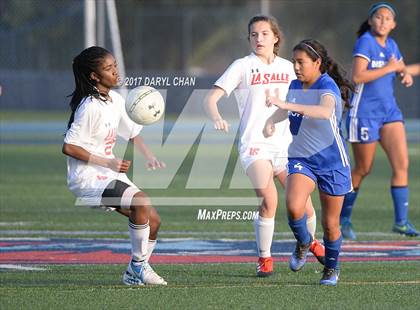 Thumbnail 2 in JV: Bishop Amat vs La Salle photogallery.