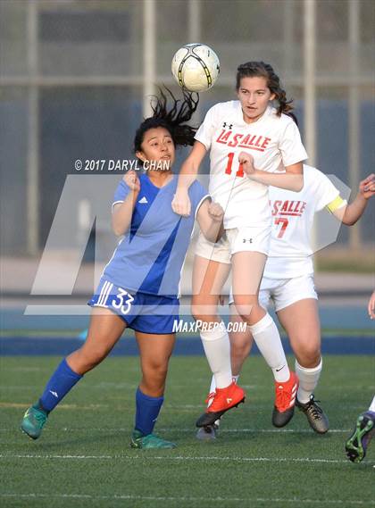 Thumbnail 2 in JV: Bishop Amat vs La Salle photogallery.