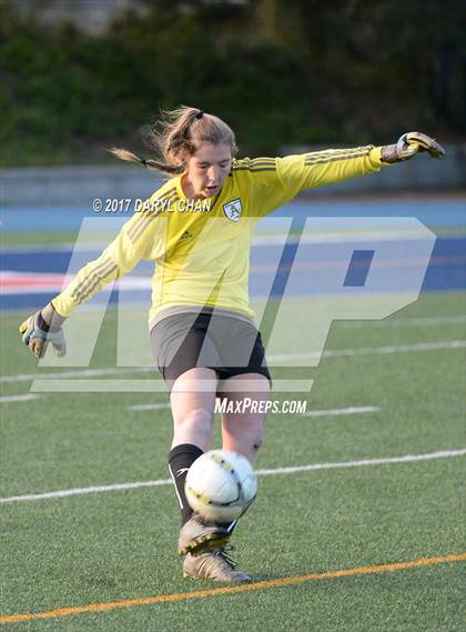 Thumbnail 1 in JV: Bishop Amat vs La Salle photogallery.
