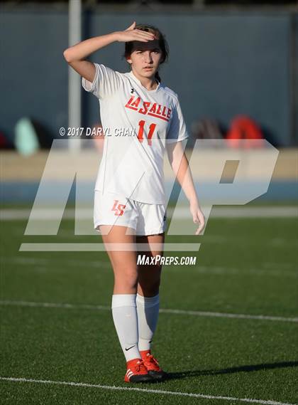 Thumbnail 3 in JV: Bishop Amat vs La Salle photogallery.