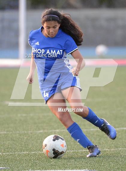 Thumbnail 2 in JV: Bishop Amat vs La Salle photogallery.