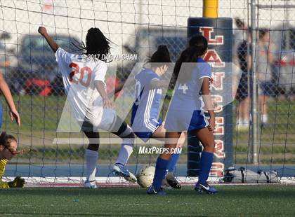 Thumbnail 1 in JV: Bishop Amat vs La Salle photogallery.