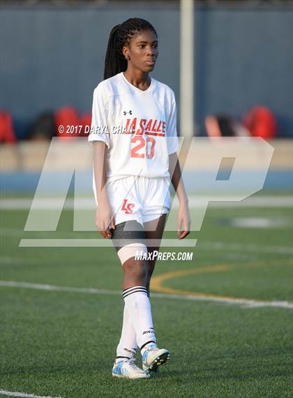 Thumbnail 3 in JV: Bishop Amat vs La Salle photogallery.