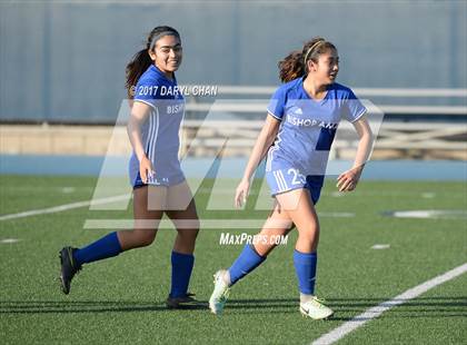 Thumbnail 3 in JV: Bishop Amat vs La Salle photogallery.