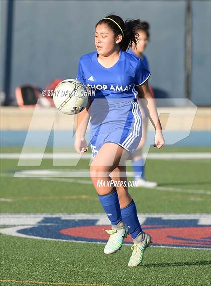 Thumbnail 1 in JV: Bishop Amat vs La Salle photogallery.