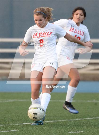 Thumbnail 3 in JV: Bishop Amat vs La Salle photogallery.