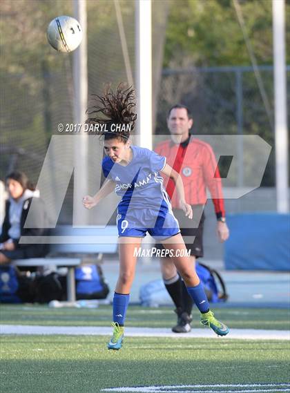 Thumbnail 3 in JV: Bishop Amat vs La Salle photogallery.