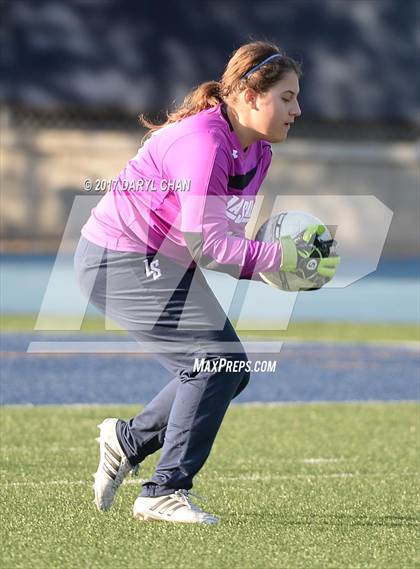 Thumbnail 1 in JV: Bishop Amat vs La Salle photogallery.