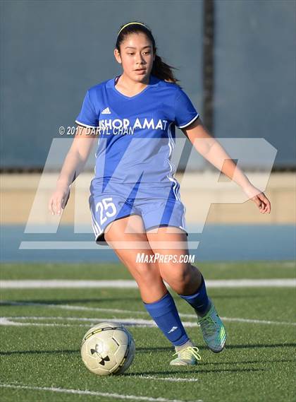 Thumbnail 3 in JV: Bishop Amat vs La Salle photogallery.