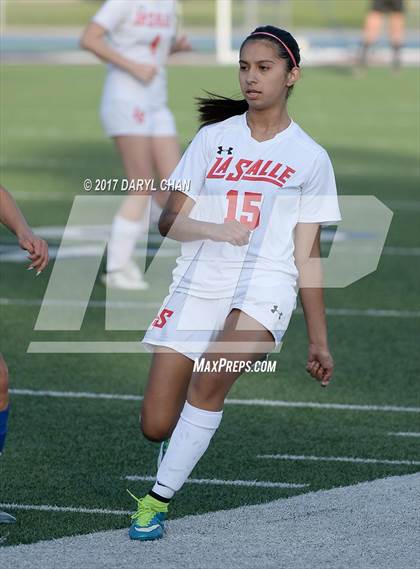 Thumbnail 2 in JV: Bishop Amat vs La Salle photogallery.