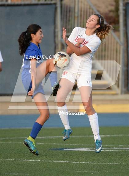 Thumbnail 1 in JV: Bishop Amat vs La Salle photogallery.