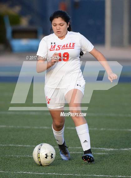 Thumbnail 2 in JV: Bishop Amat vs La Salle photogallery.