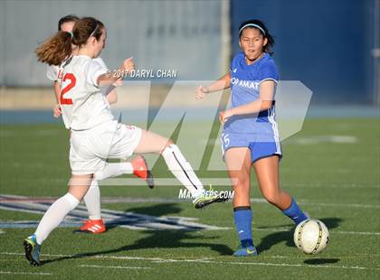 Thumbnail 1 in JV: Bishop Amat vs La Salle photogallery.