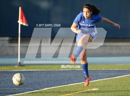 Thumbnail 3 in JV: Bishop Amat vs La Salle photogallery.