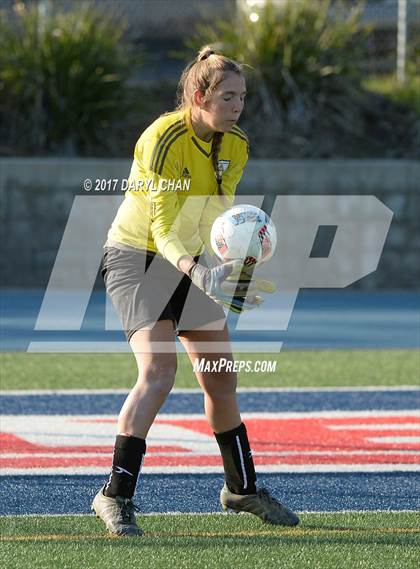 Thumbnail 1 in JV: Bishop Amat vs La Salle photogallery.